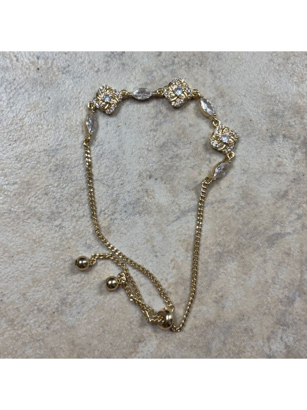 Pretty Bird Jewelry Elegant Gold Bracelet with rhinestones - Picture 4 of 4